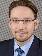 Prof. Dr. Steffen Kreikemeier Prof. Dr. Steffen Kreikemeier