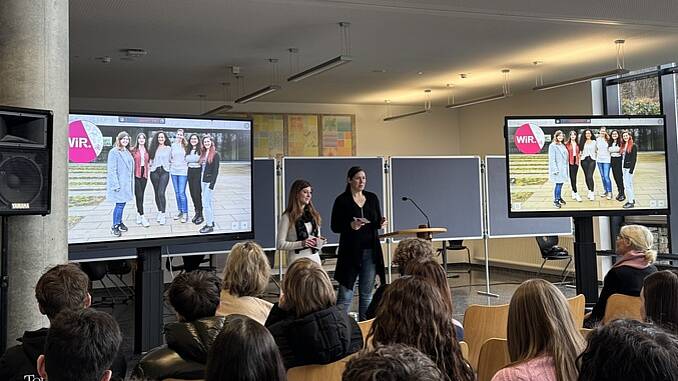 Tag der Frauen in der Wissenschaft in der Justus-von-Liebig-Schule Tag der Frauen in der Wissenschaft in der Justus-von-Liebig-Schule