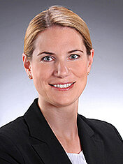 Prof. Dr. Christina Ravens Prof. Dr. Christina Ravens