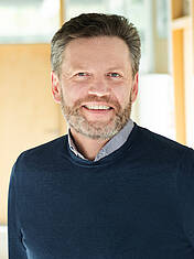 Dr. Timo Bernthaler Dr. Timo Bernthaler