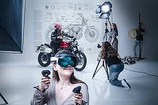 ID-Titelbild Studierende im Fotostudio