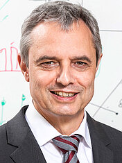 Prof. Dr. rer. nat. Gerhard Schneider Prof. Dr. rer. nat. Gerhard Schneider