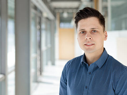 Portrait von Dr. Simon Frey Portrait von Dr. Simon Frey