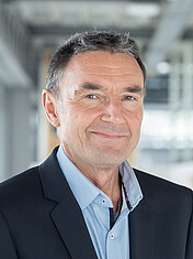 Prof. Dr. Tobias Walcher Prof. Dr. Tobias Walcher