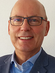 Prof. Dr.Dr. habil. Robert Rieg Prof. Dr.Dr. habil. Robert Rieg