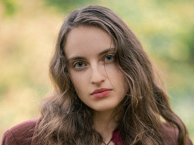 Portrait von Alma Von Koeding, Studentin, Informatik mit Schwerpunkt IT-Sicherheit Portrait von Alma Von Koeding, Studentin, Informatik mit Schwerpunkt IT-Sicherheit