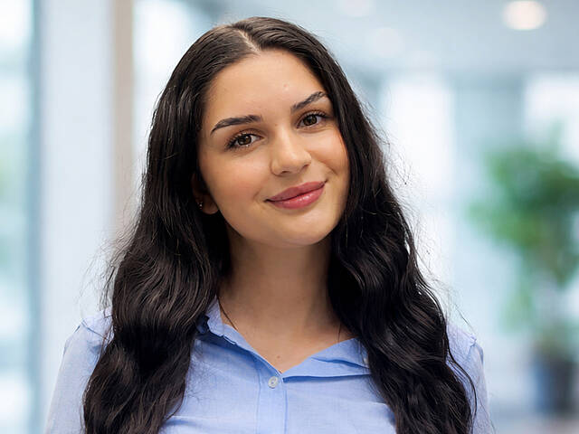 Portrait von Ilayda Tercan, Bachelorstudentin, IBW Portrait von Ilayda Tercan, Bachelorstudentin, IBW