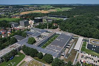 Das Bild zeigt den gesamten Campus der Hochschule Aalen, mit der Beethovenstraße im Fordergrund, dem Burren im Hintergrund und in der Mitte des Bildes den Waldcampus. Das Bild zeigt den gesamten Campus der Hochschule Aalen, mit der Beethovenstraße im Fordergrund, dem Burren im Hintergrund und in der Mitte des Bildes den Waldcampus.