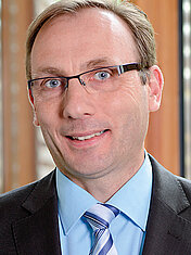 Prof. Dr.-Ing. Bernhard Höfig Prof. Dr.-Ing. Bernhard Höfig