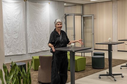 Kunst als Blickfang: Einweihung von „Forestal I–III“ am Waldcampus Einweihung Forestal I-III durch die Künstlerin Dorothea Schulz